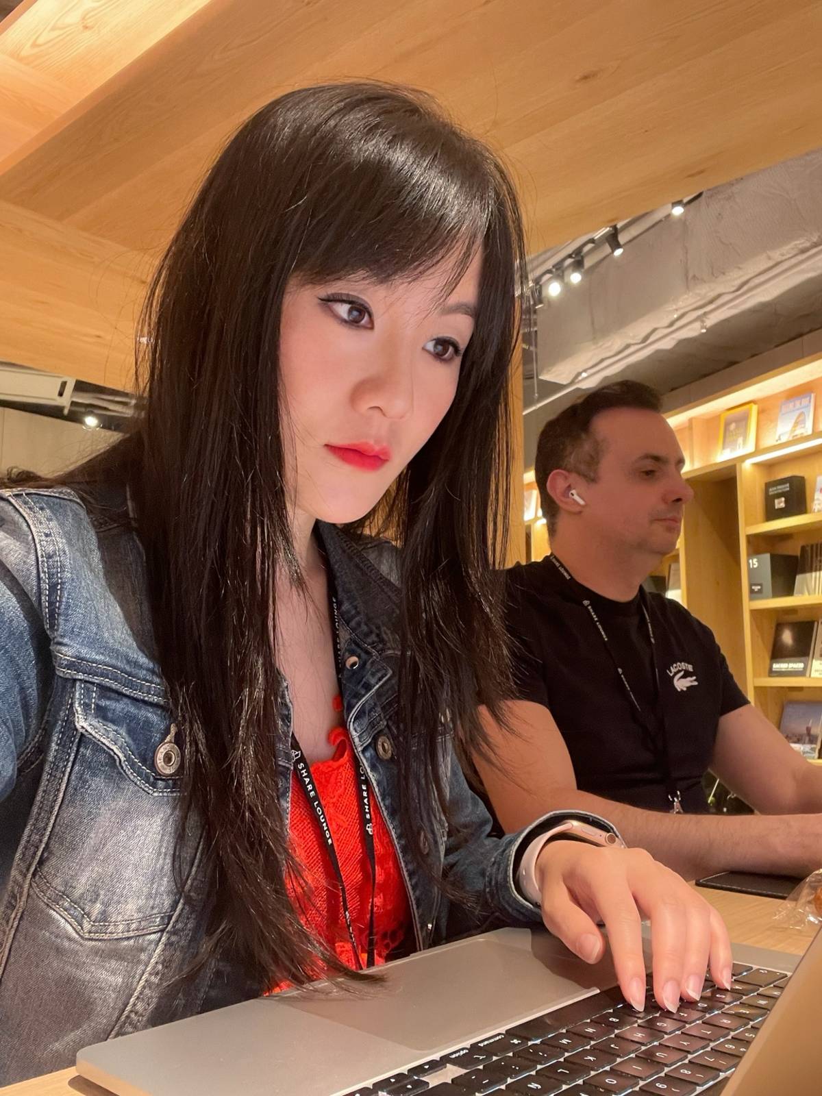 Fran García Navarro and Dandan Chang Wang coding from Tokyo