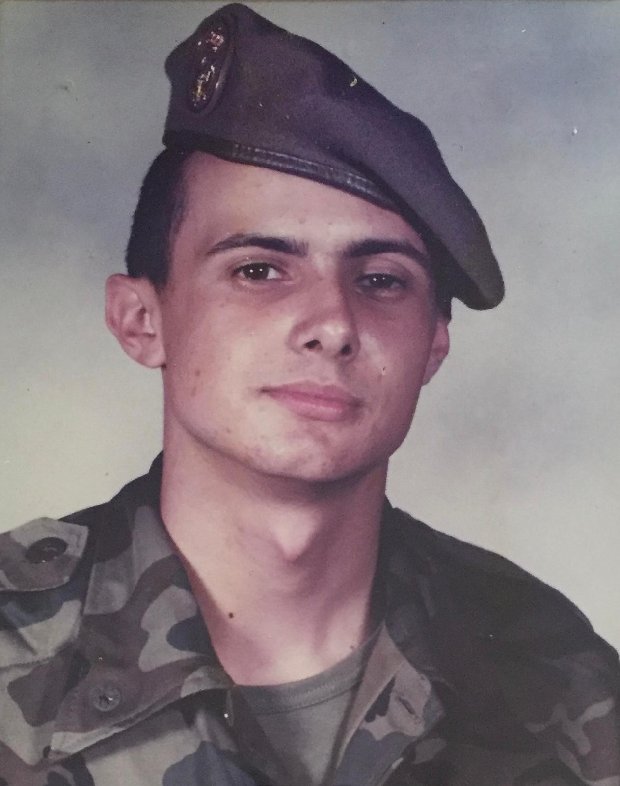 Fran García Navarro as a professional soldier, when he invested his salary in a laptop to learn programming